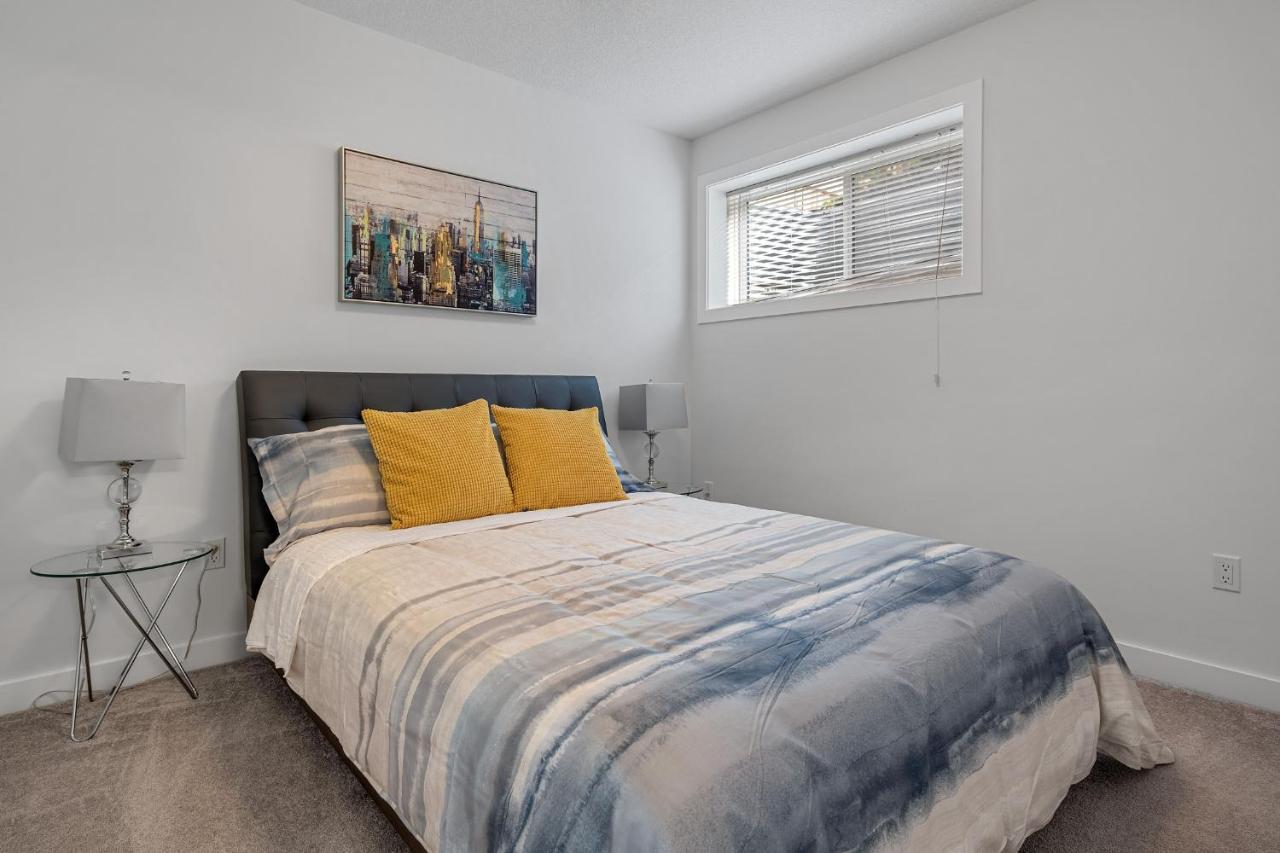 Contemporary Luxury 4 Bedroom House Near Downtown YYC Exterior foto