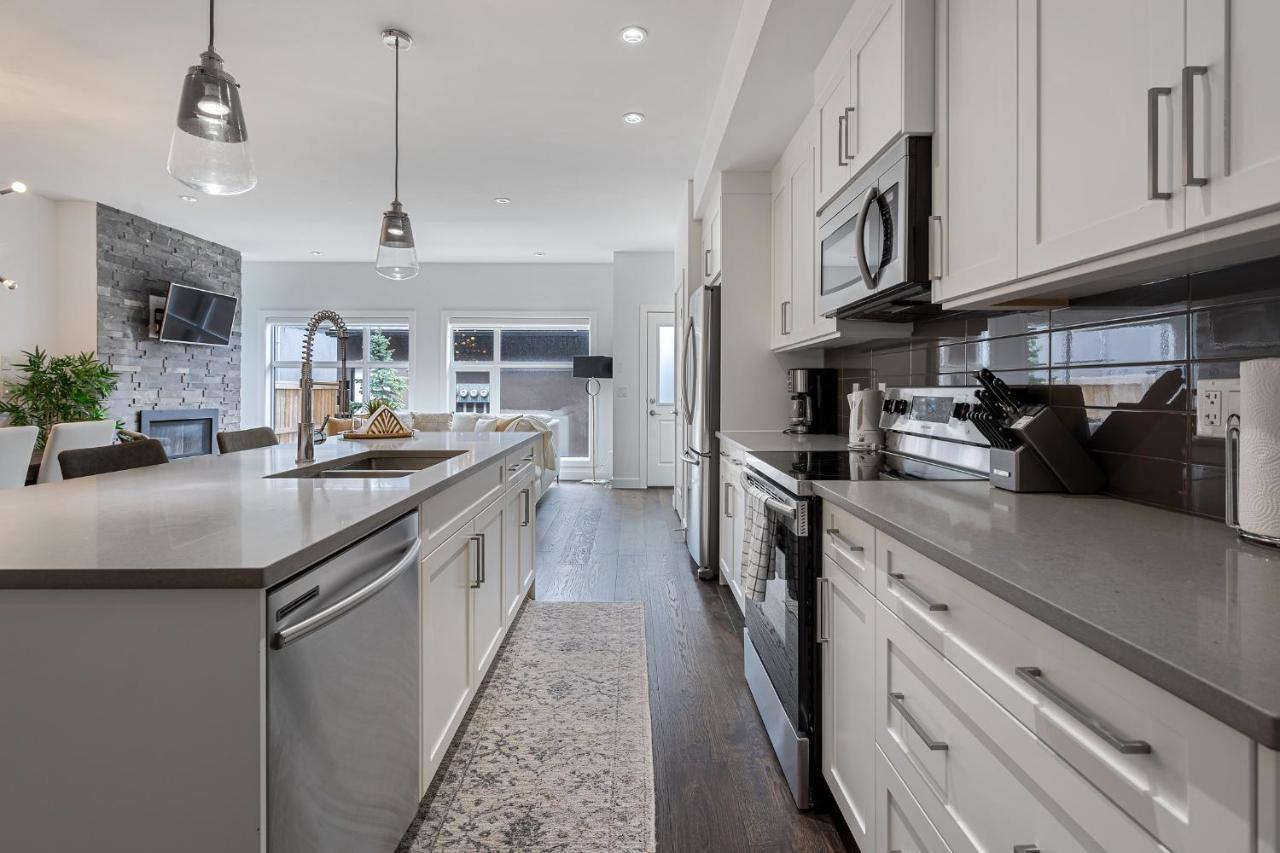 Contemporary Luxury 4 Bedroom House Near Downtown YYC Exterior foto